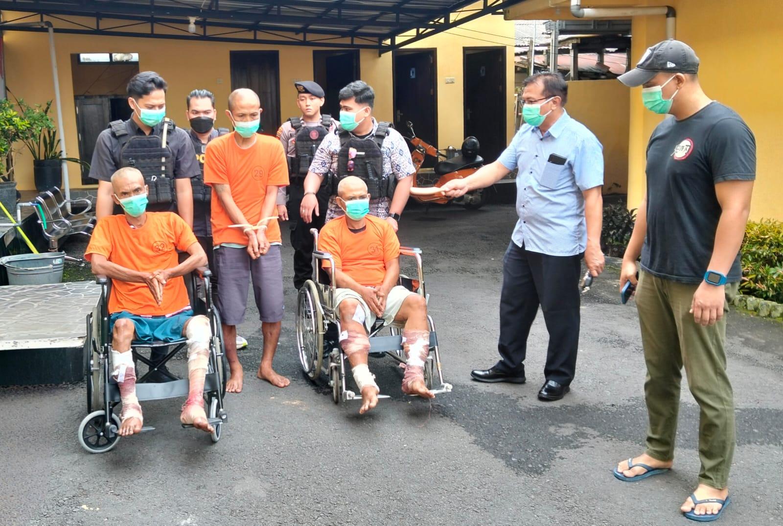Polisi Dor Komplotan Pecah Kaca di Pangkalan Bun: Rampas Rp 1 Miliar, Kini Terancam 7 Tahun Penjara