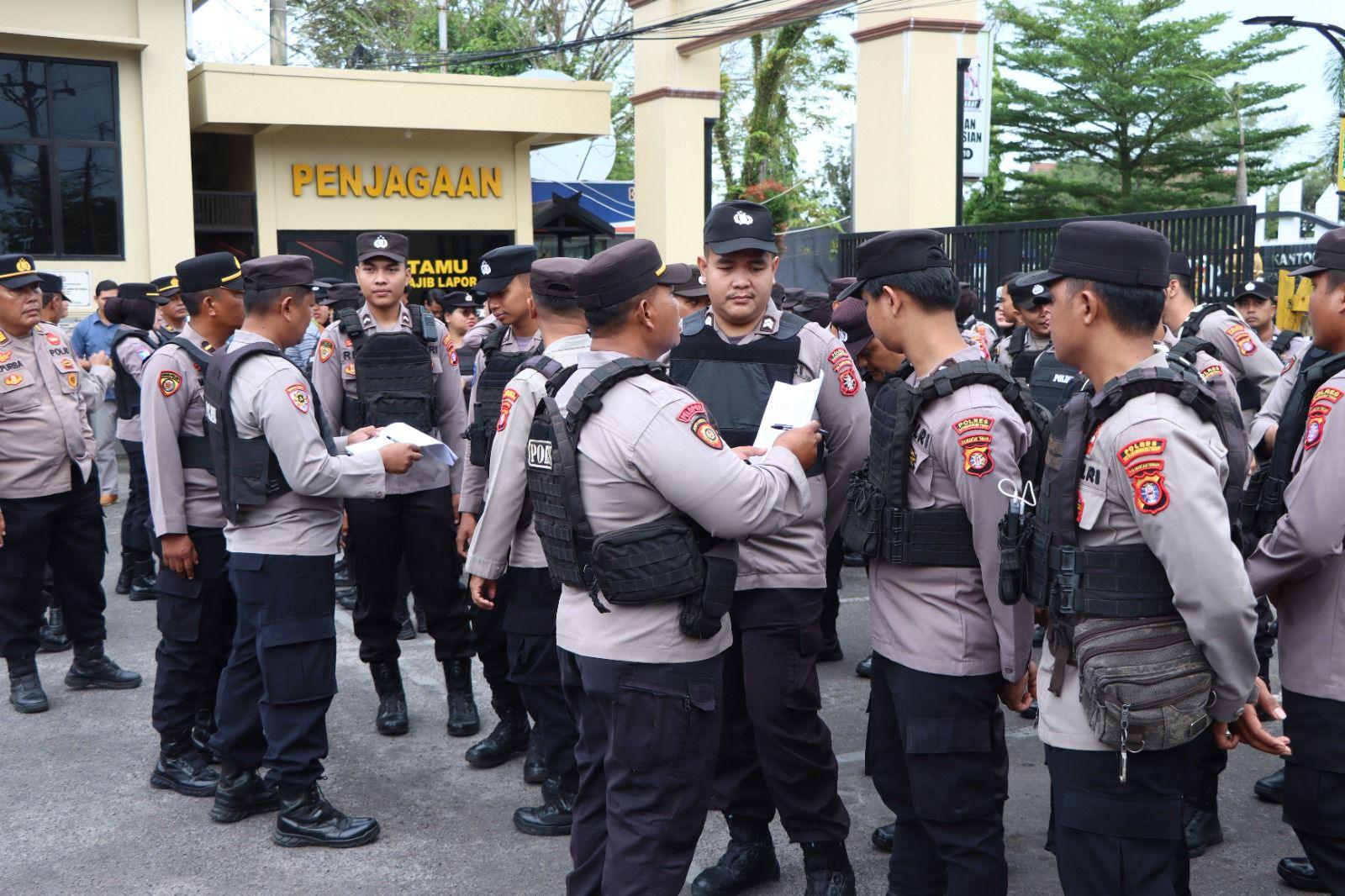 Ratusan Personel Polisi Amankan Aksi Masyarakat Kotim Tuntut Plasma 20 persen