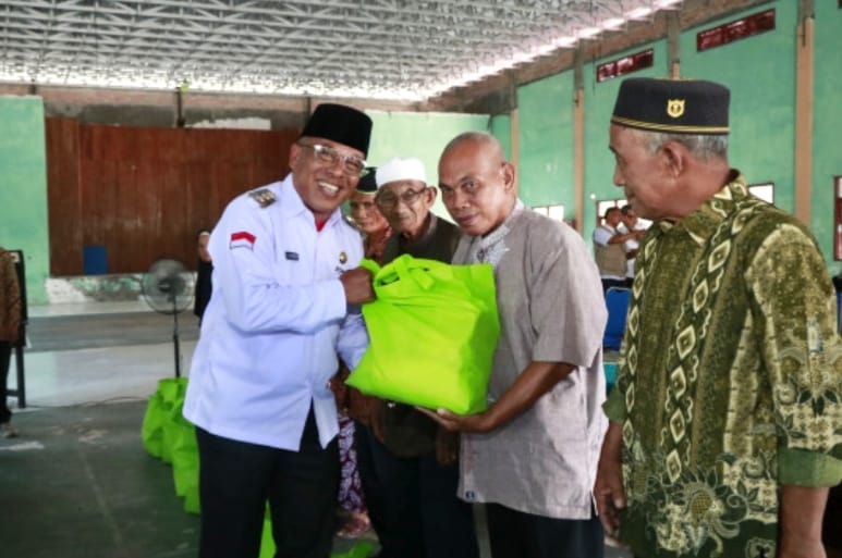 Harga Sembako Naik, Pemkab Kobar Turun Tangan Gelar Pasar Murah di Kumai