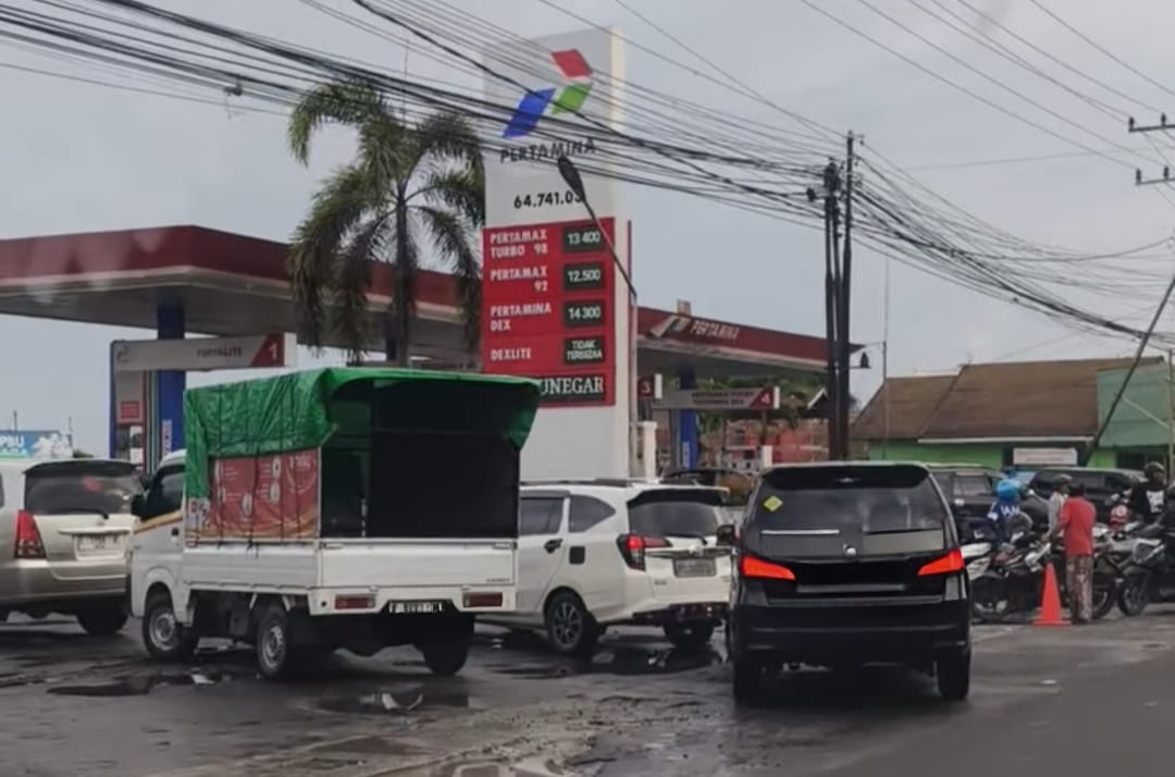 Warga Keluhkan Kelangkaan BBM di Pangkalan Bun