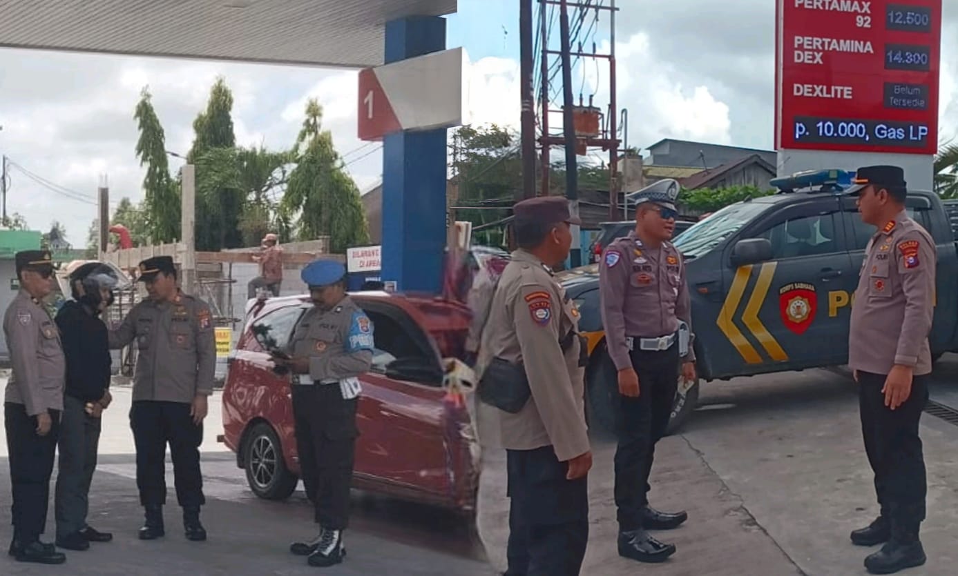 Polres Kobar Sidak SPBU di Pangkalan Bun, Bubarkan Antrian Panjang dan Tegur Pelangsir BBM