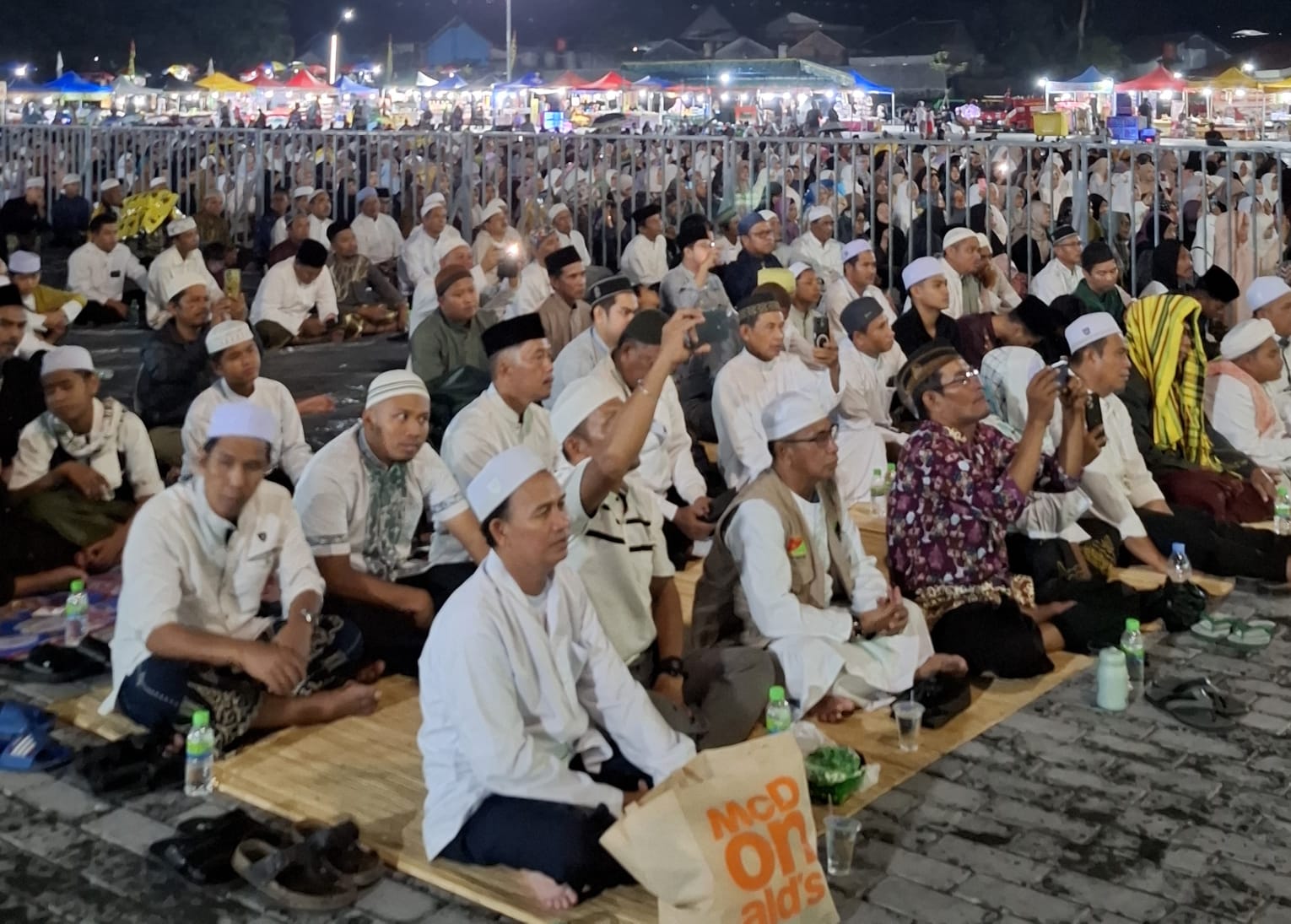 Ribuan Warga Padati Pangkalan Bun Park, Kobar Bersholawat Warnai HUT Kabupaten ke-66