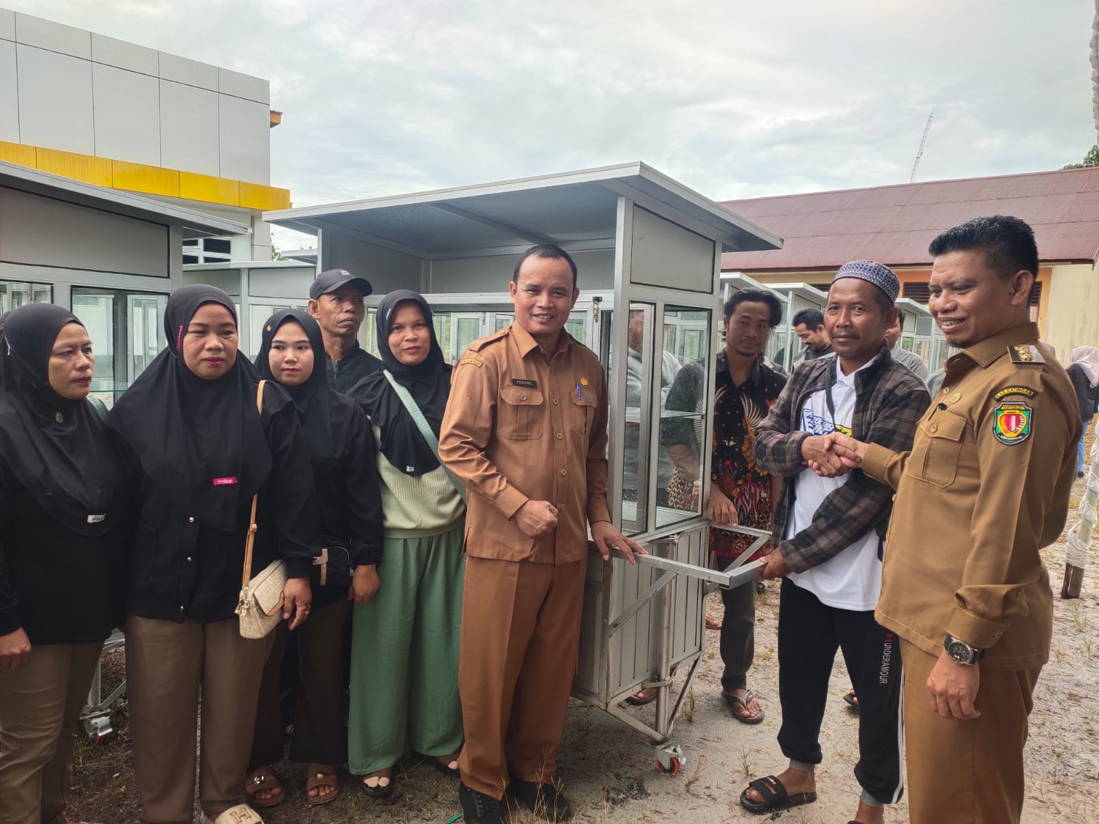 Pemkab Katingan Bantu 34 Pelaku UMKM Lewat Program Gerobak Usaha 