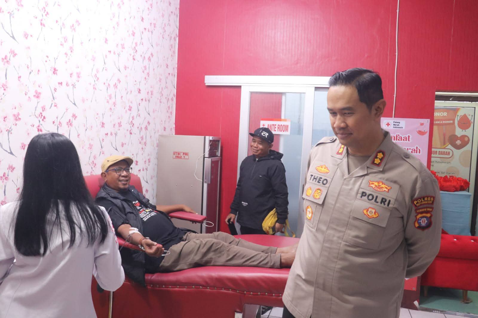 Rayakan HUT Humas Polri ke-74, Polres Kobar dan Wartawan Kompak Gelar Donor Darah