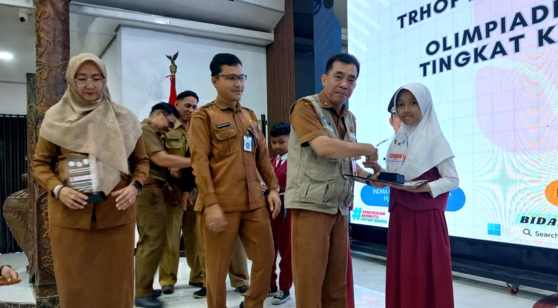 Dinas Pendidikan Apresiasi Siswa Berprestasi dan Siapkan ANBK SD 2025
