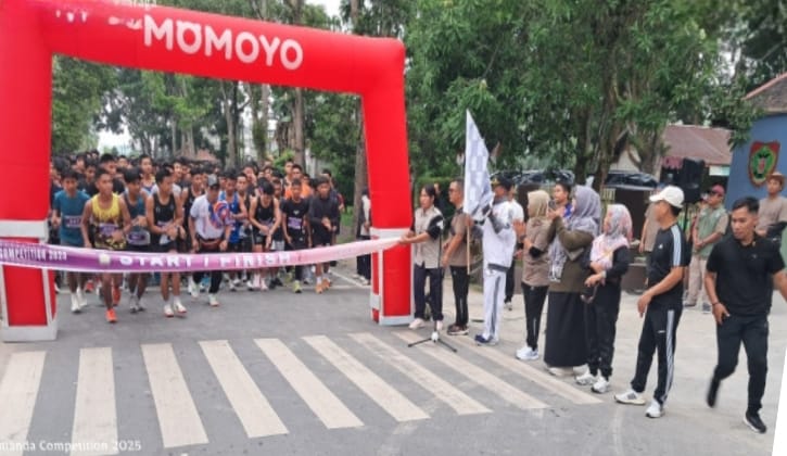 Wabup Kobar Resmi Lepas Peserta Smanda 5K, Ribuan Warga Antusias Meriahkan HUT ke-41