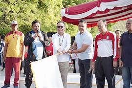 Gubernur Ajak Mahasiswa UPR Rajin Berolahraga untuk Menjaga Kesehatan dan Produktivitas