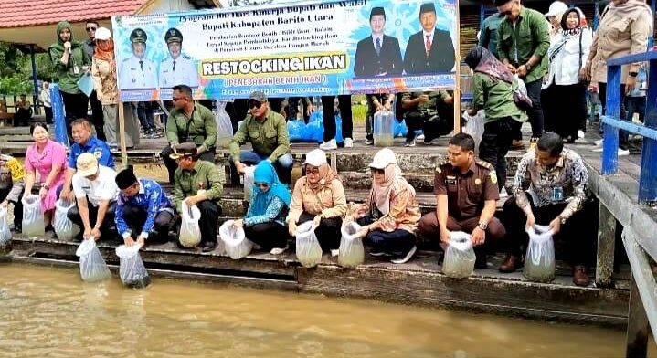 100 Hari Kerja, Pemkab Barito Utara Tebar 75 Ribu Benih Ikan